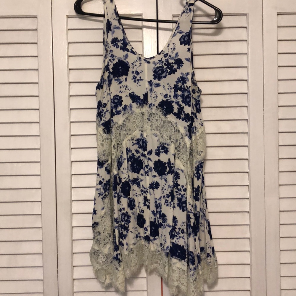 Floral top with lace